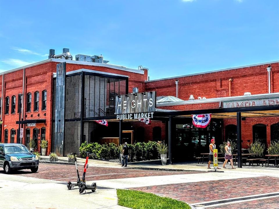 Active With Contract: $872,500 (4 beds, 3 baths, 2945 Square Feet)