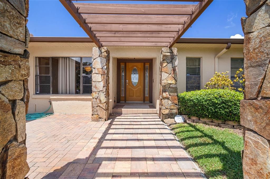 Active With Contract: $872,500 (4 beds, 3 baths, 2945 Square Feet)