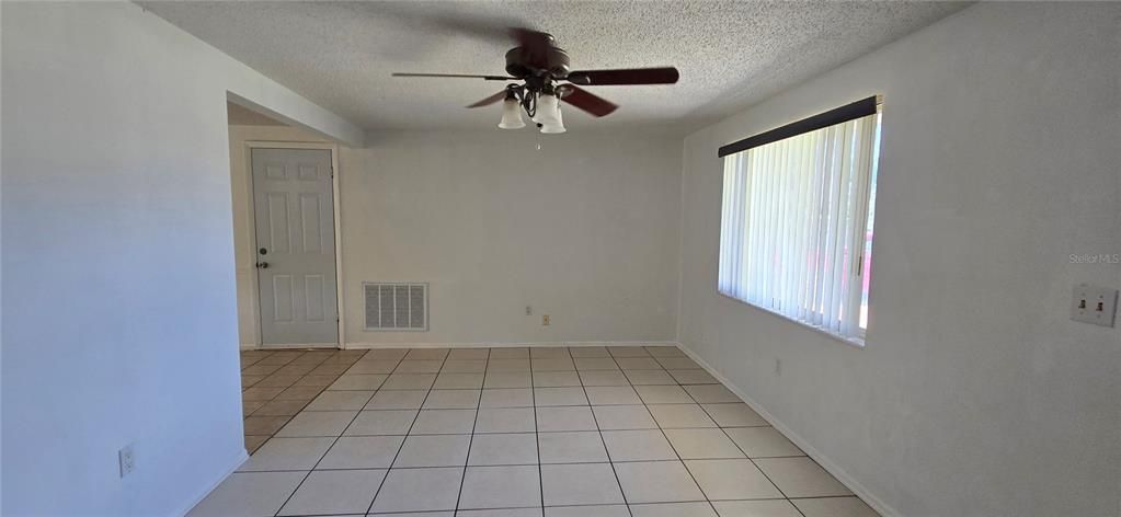 Под контрактом: $189,999 (2 спален, 1 ванн, 848 Квадратных фут)