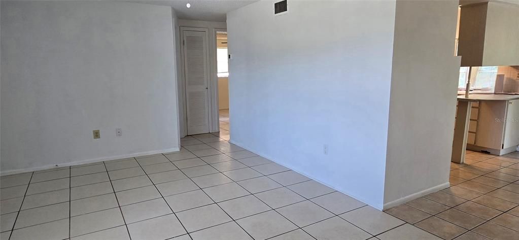 Под контрактом: $189,999 (2 спален, 1 ванн, 848 Квадратных фут)