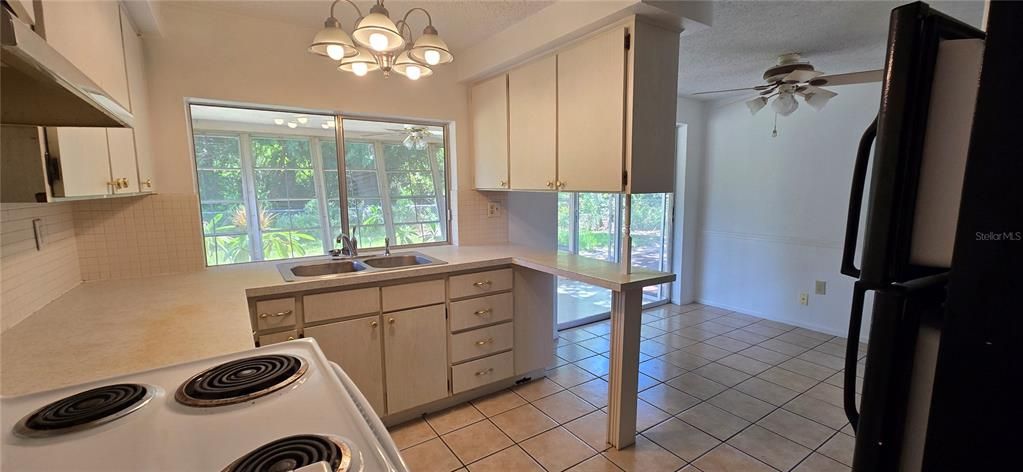 Под контрактом: $189,999 (2 спален, 1 ванн, 848 Квадратных фут)