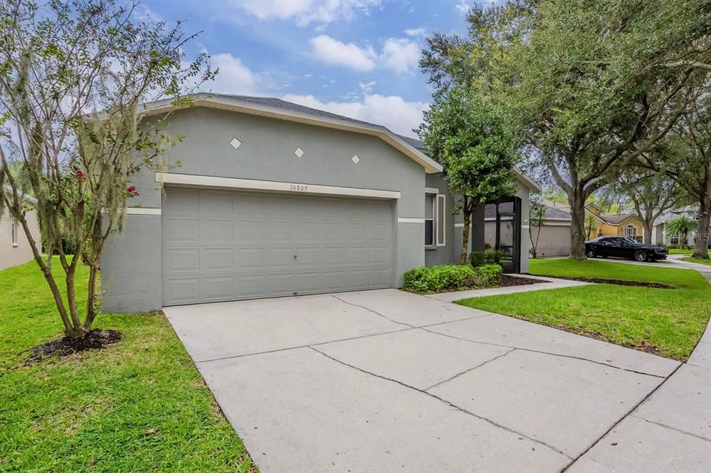 合同活跃: $359,900 (3 贝兹, 2 浴室, 2210 平方英尺)