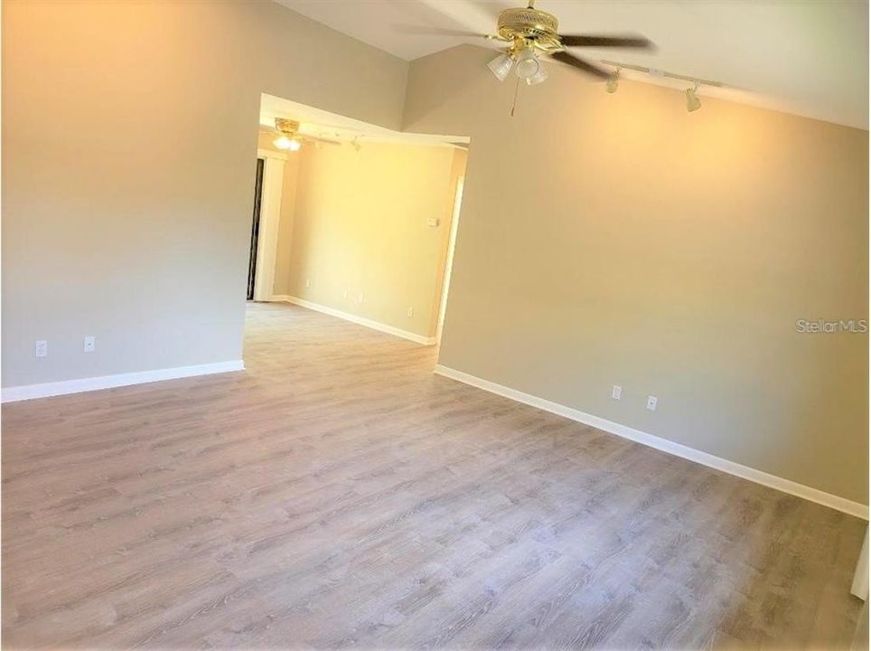 For Rent: $1,800 (2 beds, 2 baths, 1493 Square Feet)