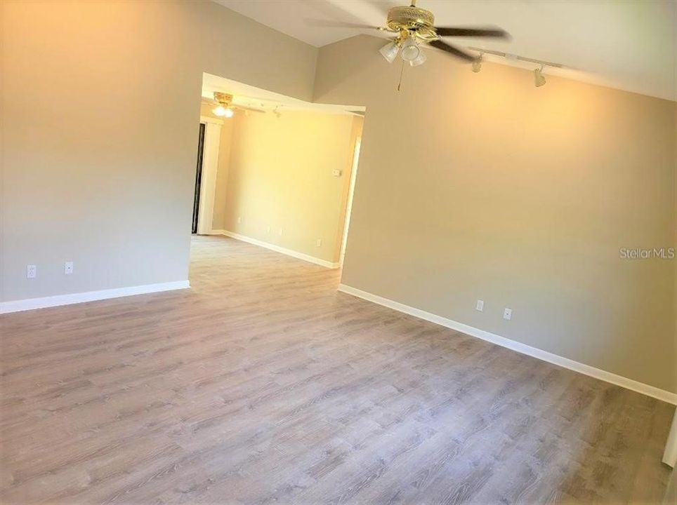 For Rent: $1,800 (2 beds, 2 baths, 1493 Square Feet)