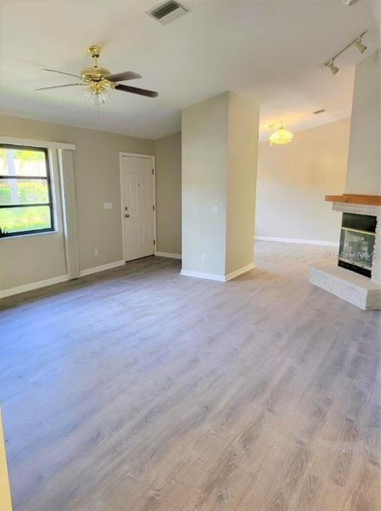 For Rent: $1,800 (2 beds, 2 baths, 1493 Square Feet)