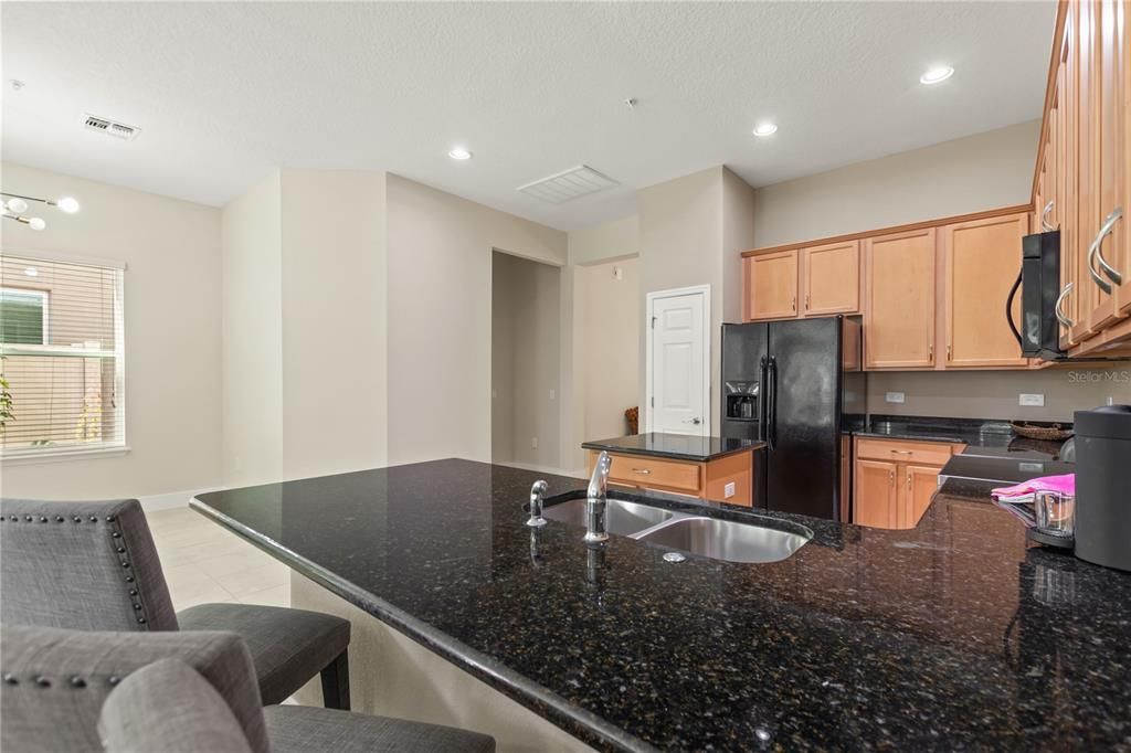 待售: $525,000 (3 贝兹, 2 浴室, 2149 平方英尺)