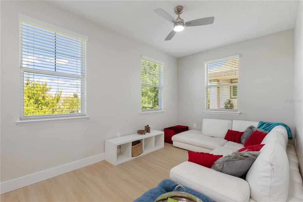 待售: $525,000 (3 贝兹, 2 浴室, 2149 平方英尺)