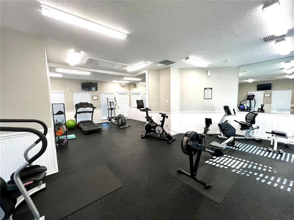 Active With Contract: $175,999 (2 beds, 1 baths, 768 Square Feet)