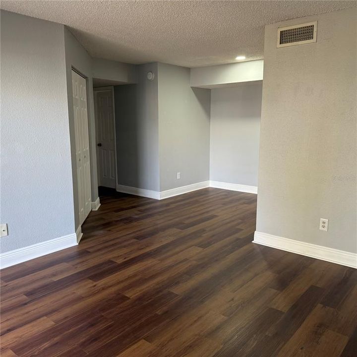 Active With Contract: $175,999 (2 beds, 1 baths, 768 Square Feet)