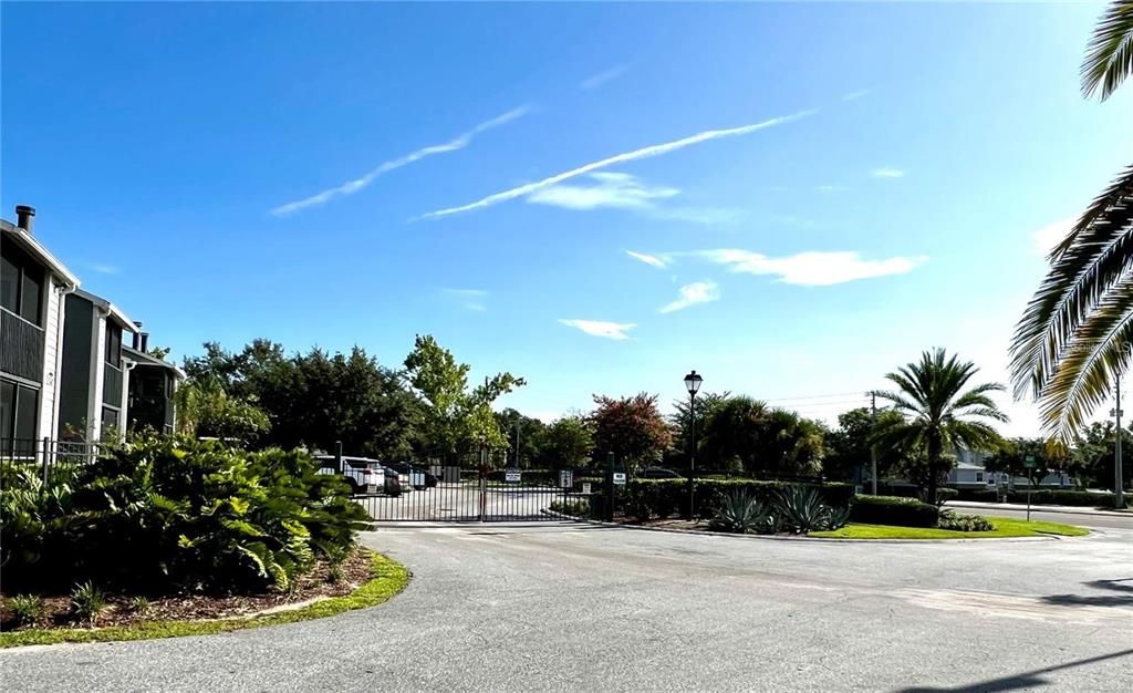 Active With Contract: $175,999 (2 beds, 1 baths, 768 Square Feet)