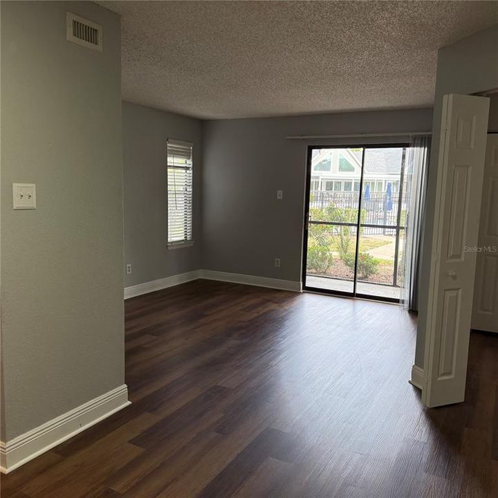 Active With Contract: $175,999 (2 beds, 1 baths, 768 Square Feet)