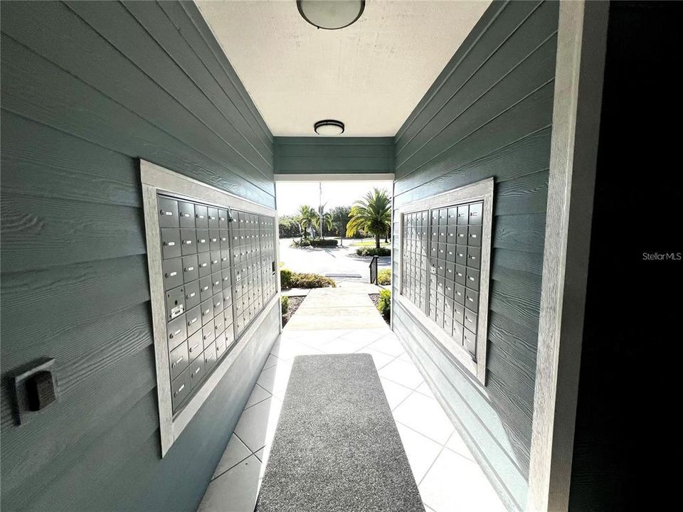 Active With Contract: $175,999 (2 beds, 1 baths, 768 Square Feet)