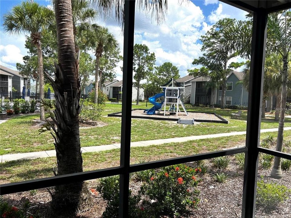 Active With Contract: $175,999 (2 beds, 1 baths, 768 Square Feet)