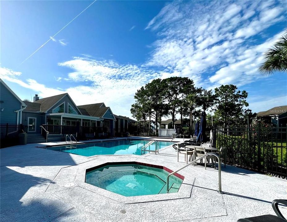 Active With Contract: $175,999 (2 beds, 1 baths, 768 Square Feet)