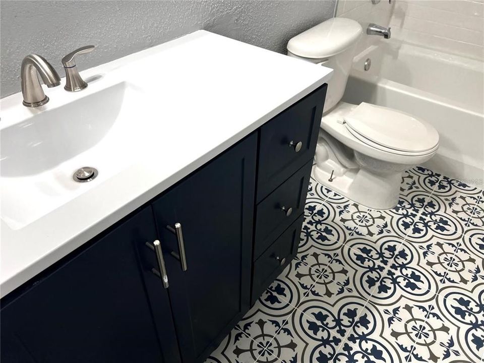 Active With Contract: $175,999 (2 beds, 1 baths, 768 Square Feet)