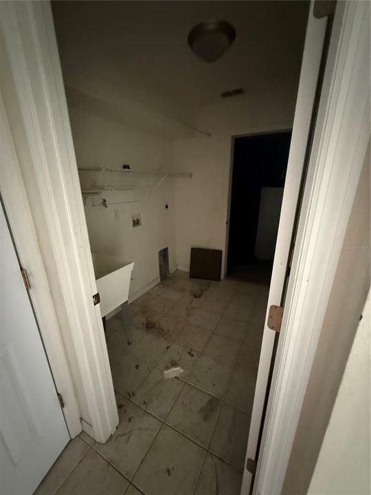 合同活跃: $249,900 (3 贝兹, 2 浴室, 2107 平方英尺)