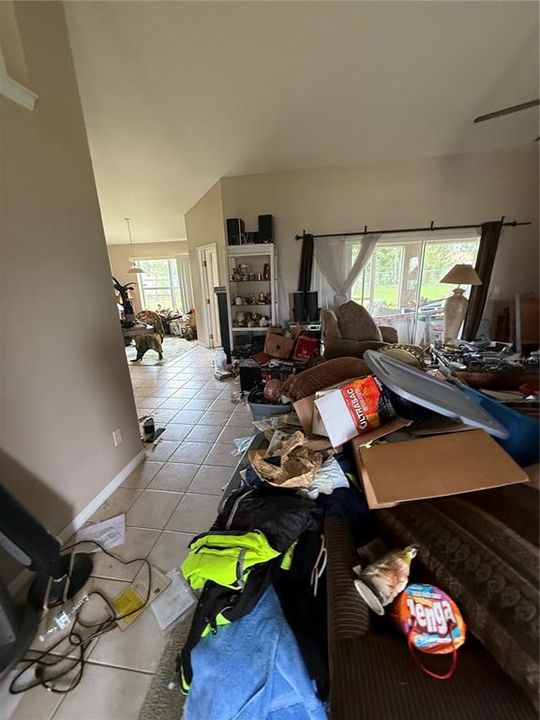 Active With Contract: $199,999 (3 beds, 2 baths, 2102 Square Feet)