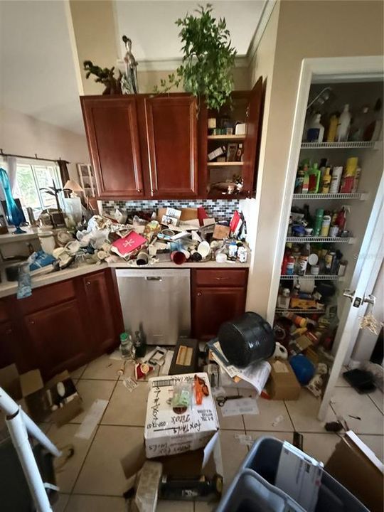 Active With Contract: $199,999 (3 beds, 2 baths, 2102 Square Feet)