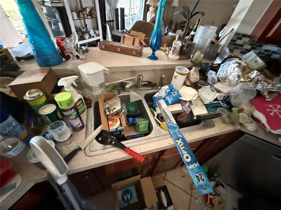 Active With Contract: $199,999 (3 beds, 2 baths, 2102 Square Feet)