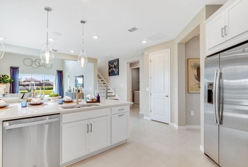 Active With Contract: $535,000 (4 beds, 3 baths, 2582 Square Feet)