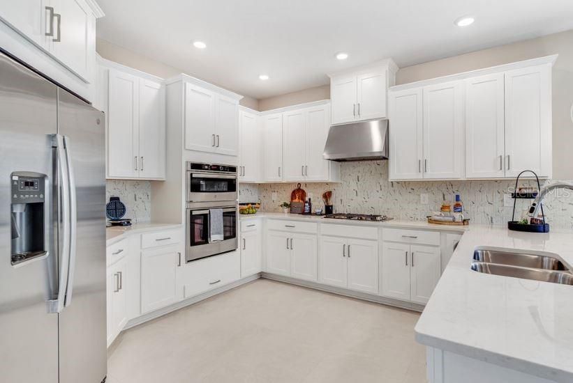 Active With Contract: $535,000 (4 beds, 3 baths, 2582 Square Feet)