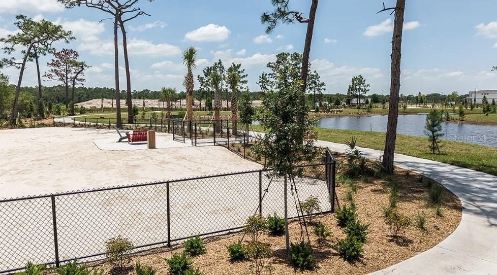 Active With Contract: $535,000 (4 beds, 3 baths, 2582 Square Feet)