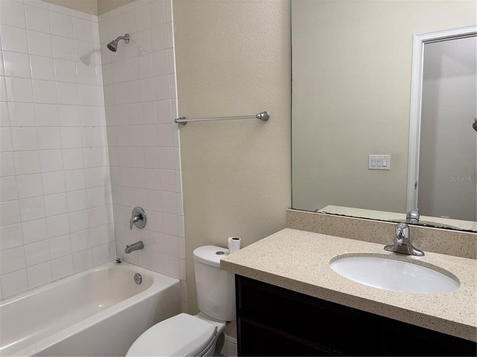 En Venta: $395,000 (4 camas, 3 baños, 2168 Pies cuadrados)