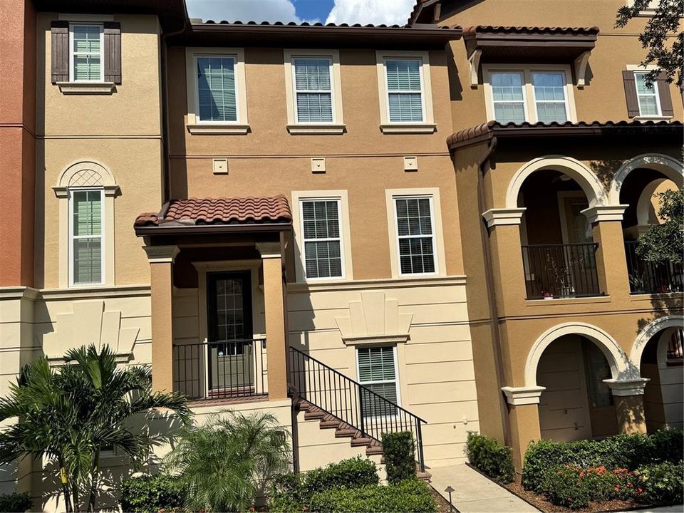 En Venta: $395,000 (4 camas, 3 baños, 2168 Pies cuadrados)