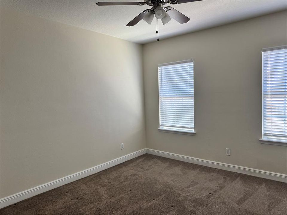 En Venta: $395,000 (4 camas, 3 baños, 2168 Pies cuadrados)