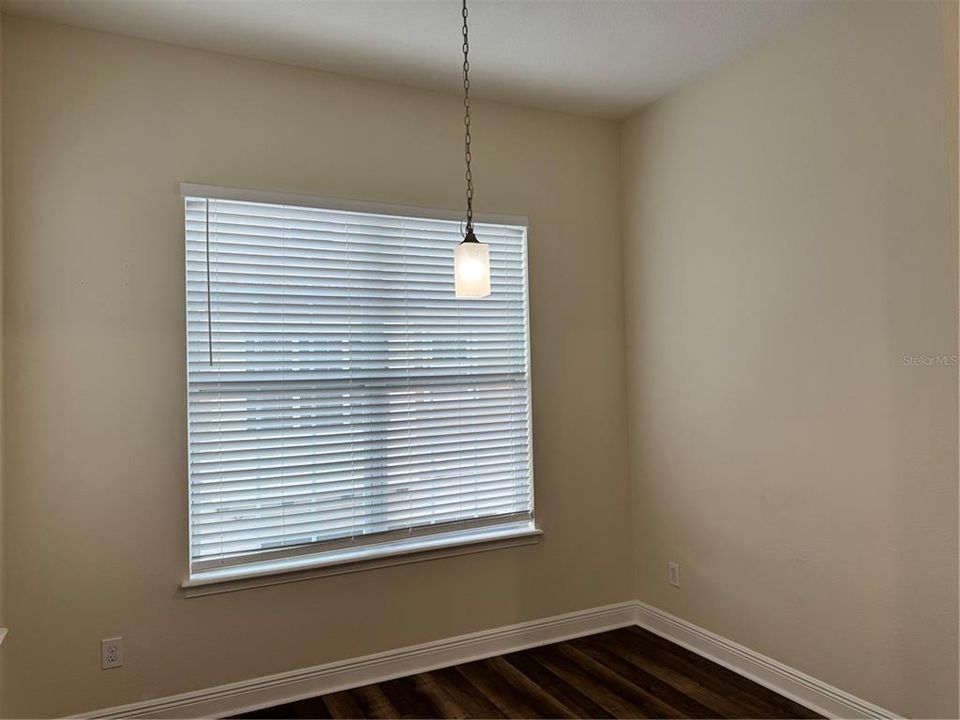 En Venta: $395,000 (4 camas, 3 baños, 2168 Pies cuadrados)