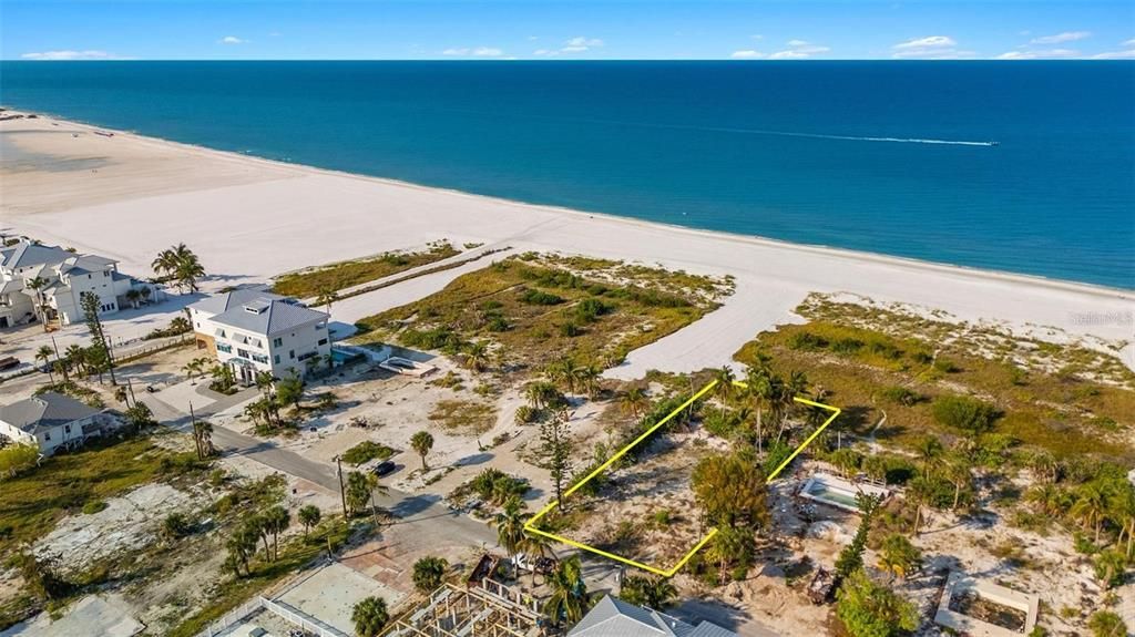 待售: $2,495,000 (0.37 acres)