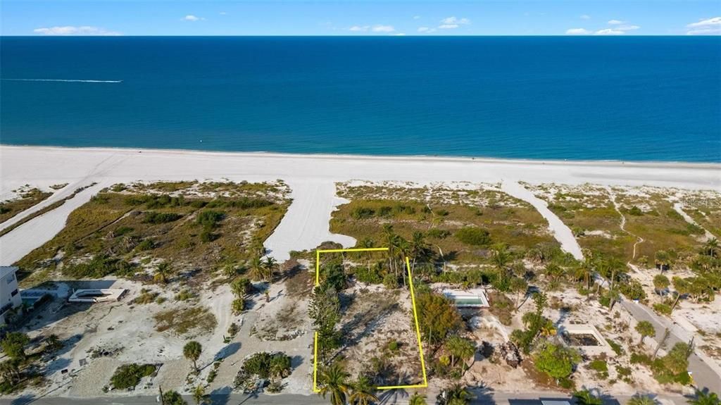 待售: $2,495,000 (0.37 acres)