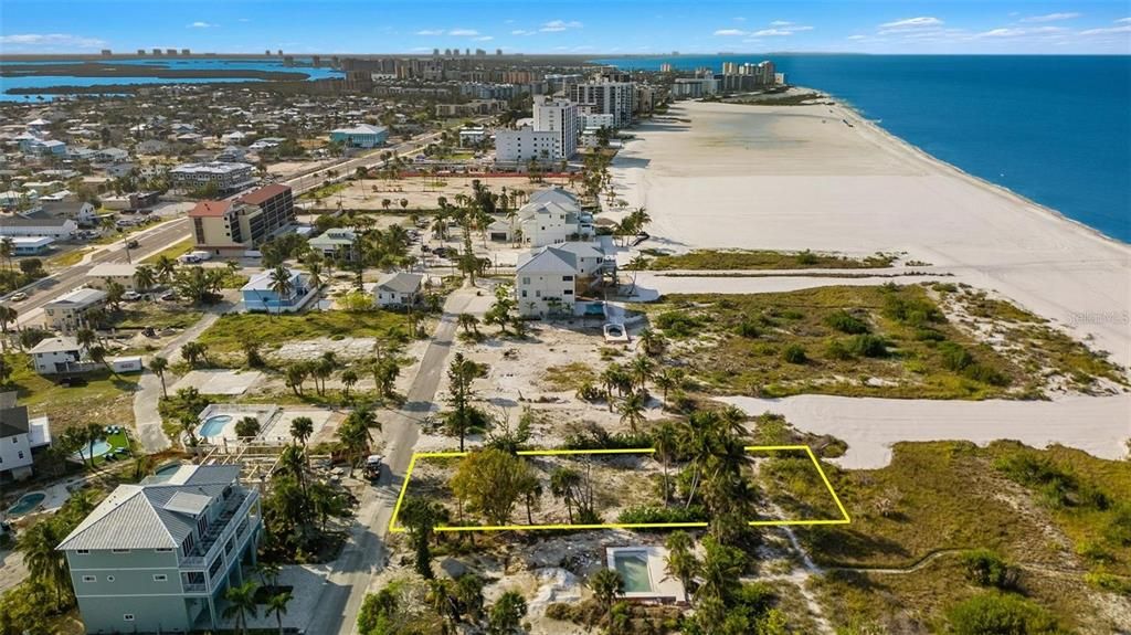 待售: $2,495,000 (0.37 acres)