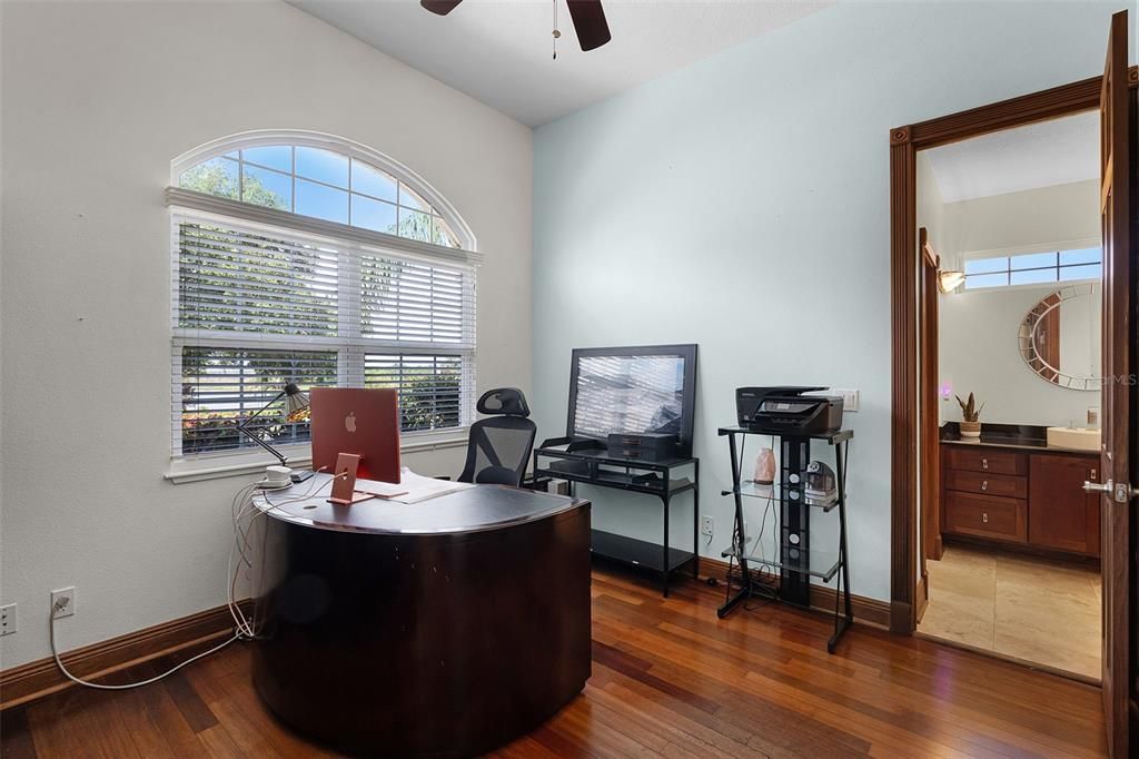 For Sale: $980,000 (5 beds, 4 baths, 4106 Square Feet)