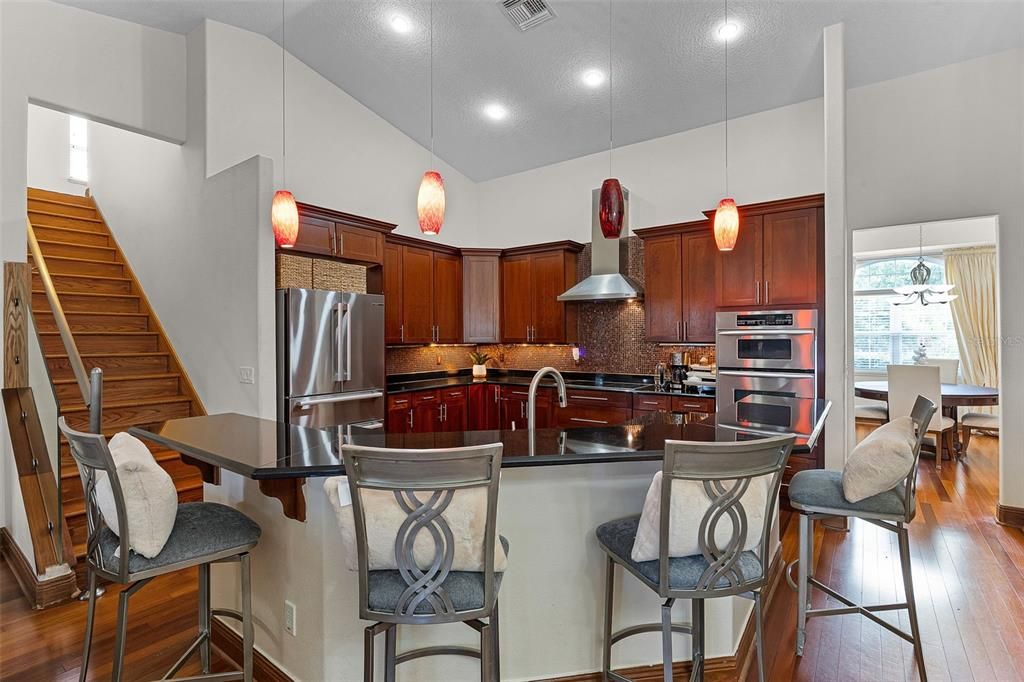 For Sale: $980,000 (5 beds, 4 baths, 4106 Square Feet)