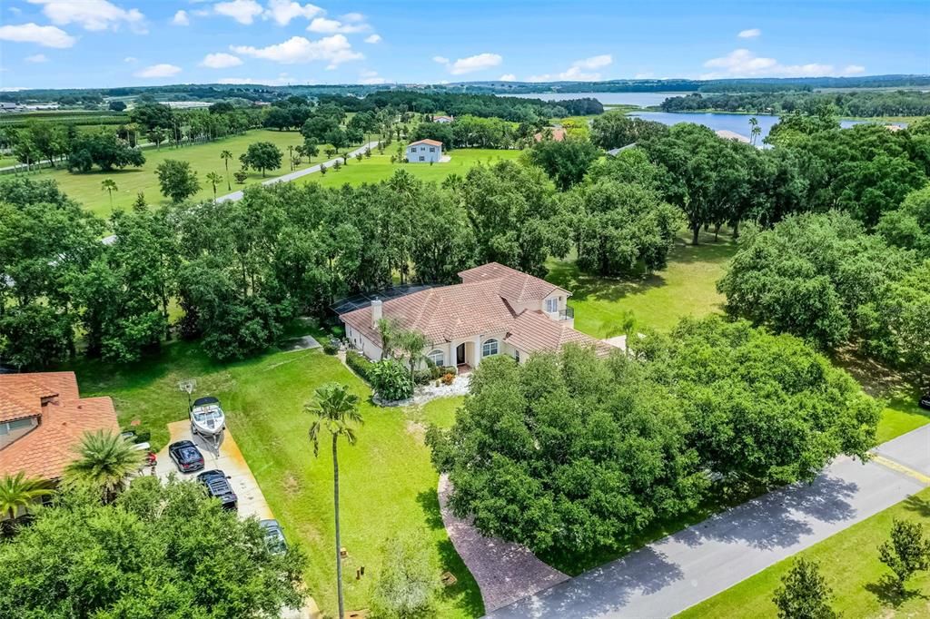 For Sale: $980,000 (5 beds, 4 baths, 4106 Square Feet)