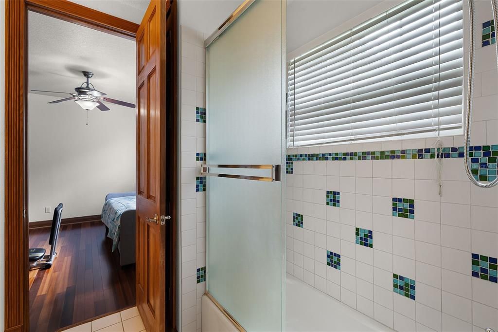 For Sale: $980,000 (5 beds, 4 baths, 4106 Square Feet)