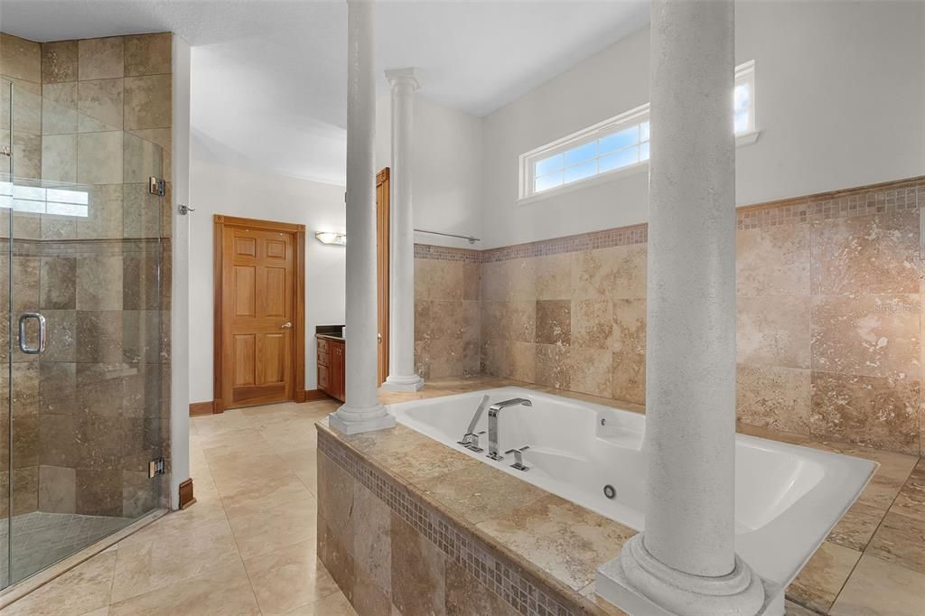 For Sale: $980,000 (5 beds, 4 baths, 4106 Square Feet)