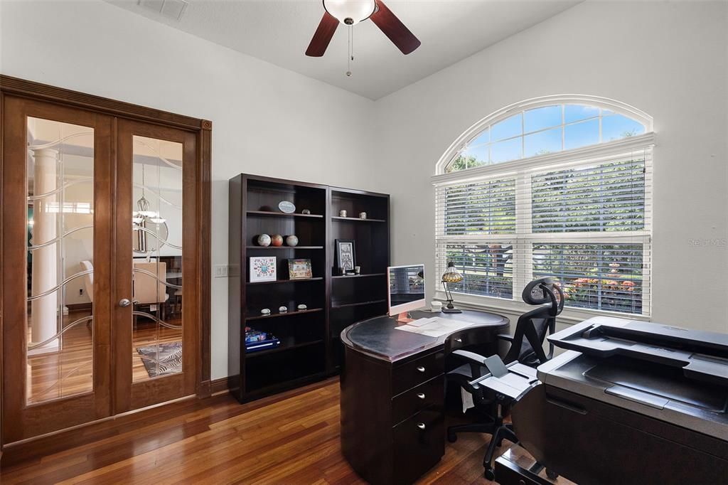 For Sale: $980,000 (5 beds, 4 baths, 4106 Square Feet)