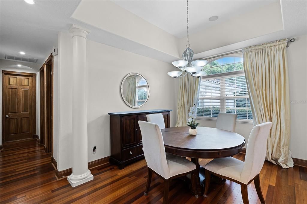 For Sale: $980,000 (5 beds, 4 baths, 4106 Square Feet)