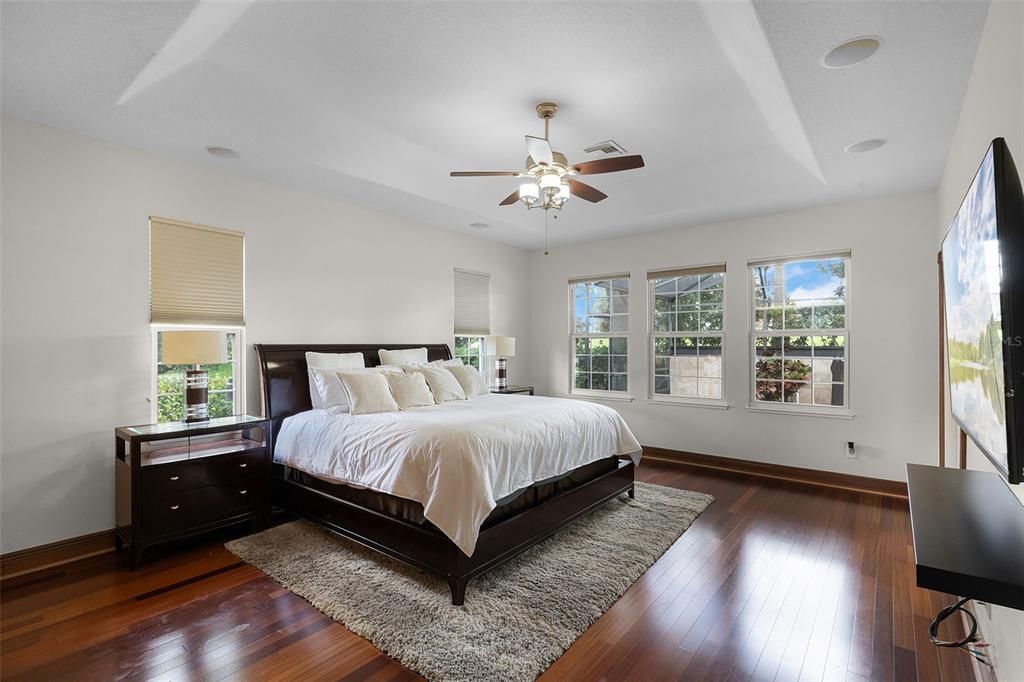 For Sale: $980,000 (5 beds, 4 baths, 4106 Square Feet)