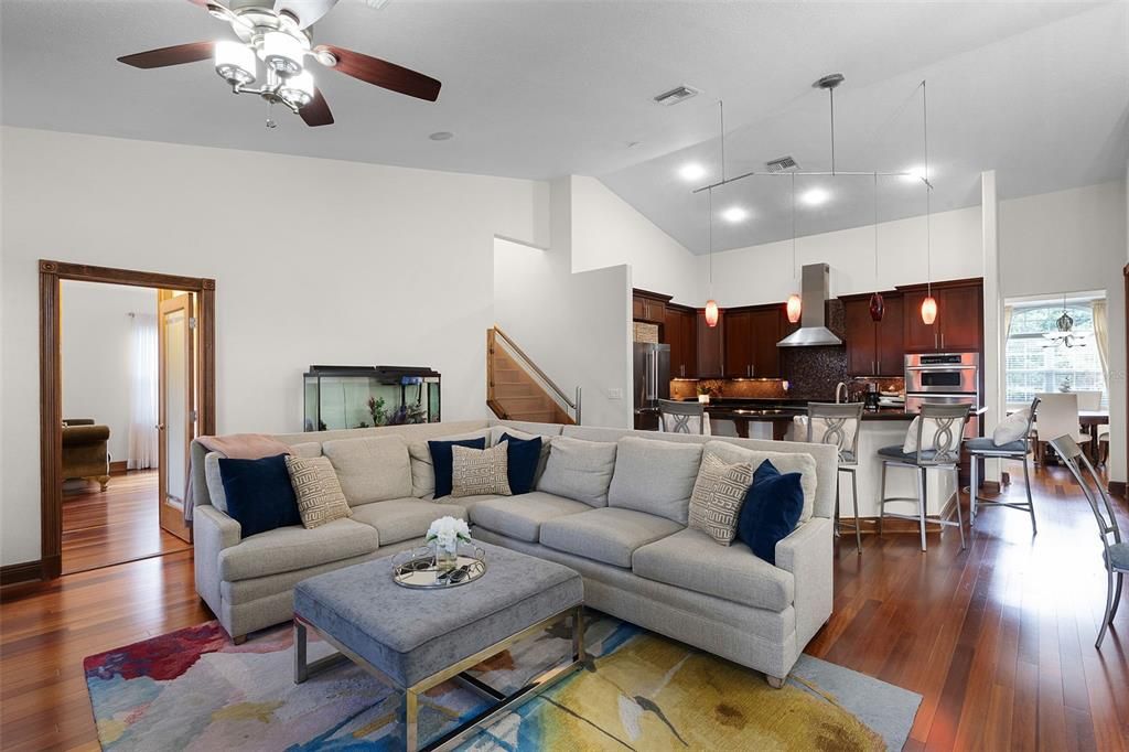 For Sale: $980,000 (5 beds, 4 baths, 4106 Square Feet)