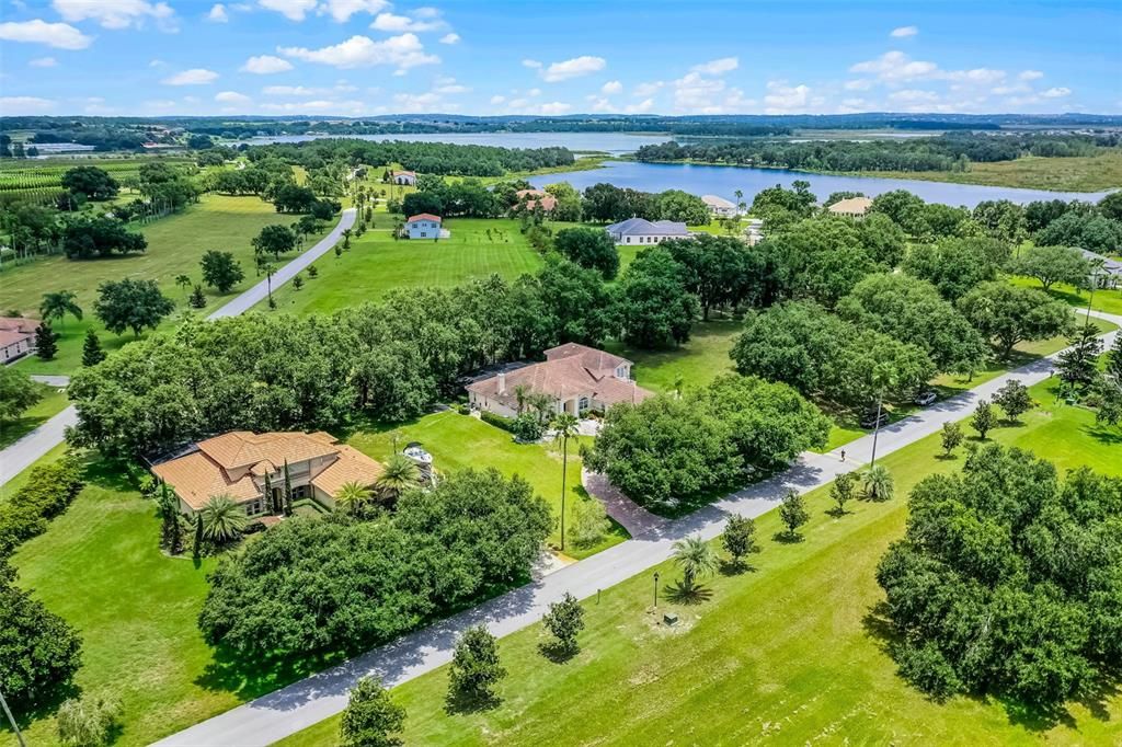 For Sale: $980,000 (5 beds, 4 baths, 4106 Square Feet)