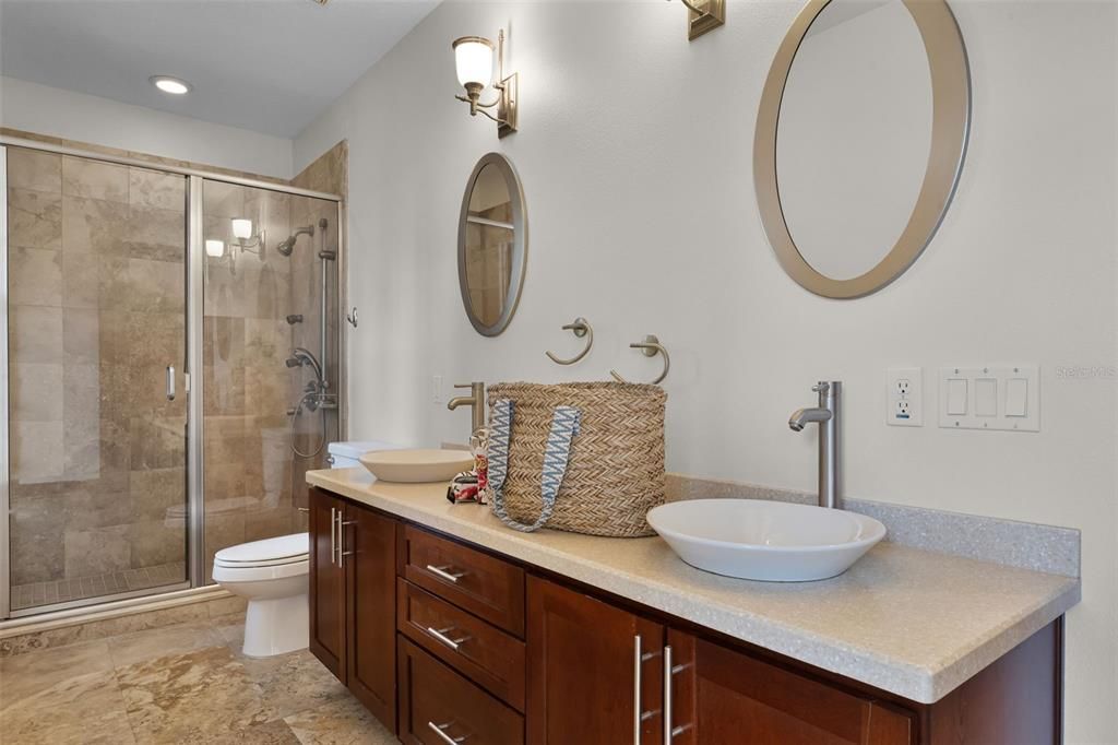 For Sale: $980,000 (5 beds, 4 baths, 4106 Square Feet)