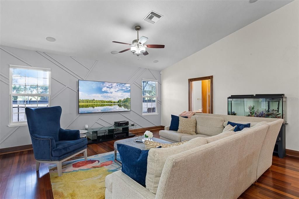 For Sale: $980,000 (5 beds, 4 baths, 4106 Square Feet)