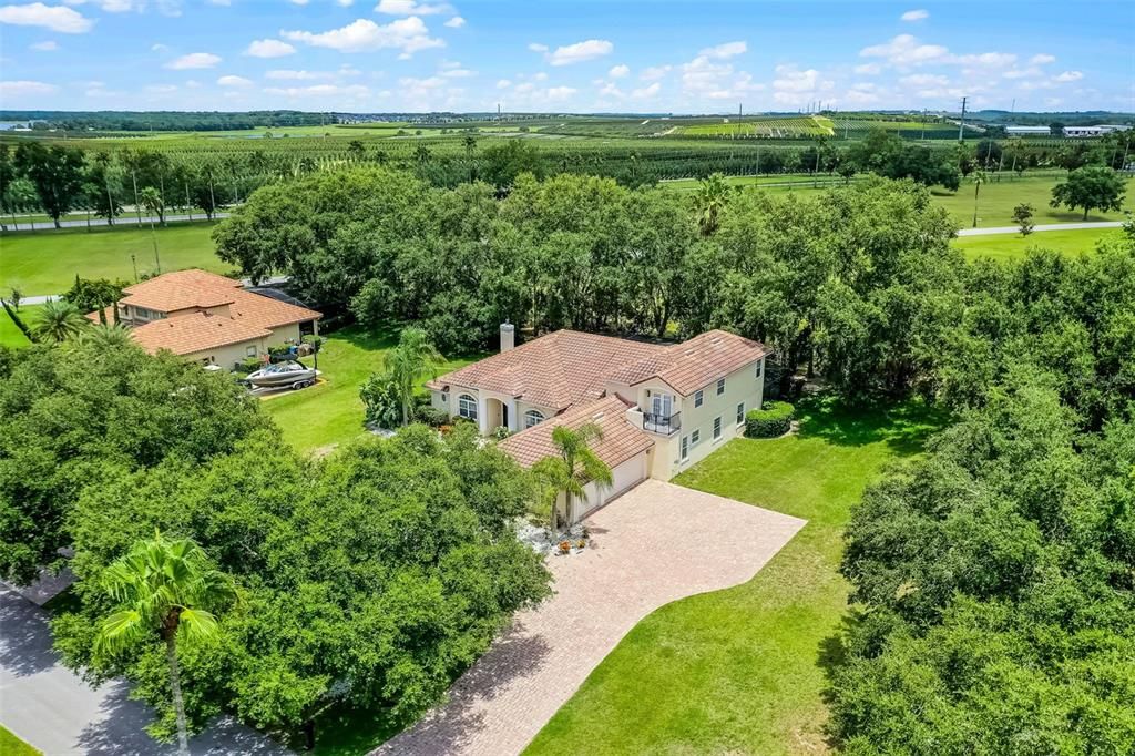 For Sale: $980,000 (5 beds, 4 baths, 4106 Square Feet)