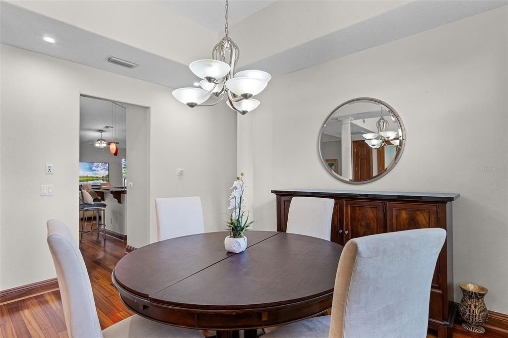 For Sale: $980,000 (5 beds, 4 baths, 4106 Square Feet)