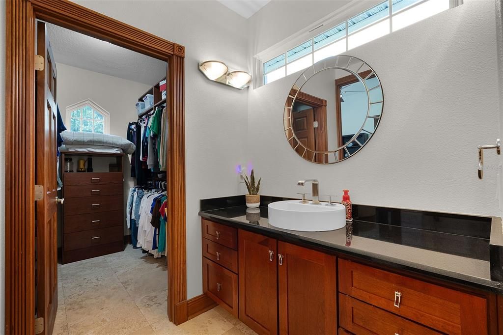 For Sale: $980,000 (5 beds, 4 baths, 4106 Square Feet)