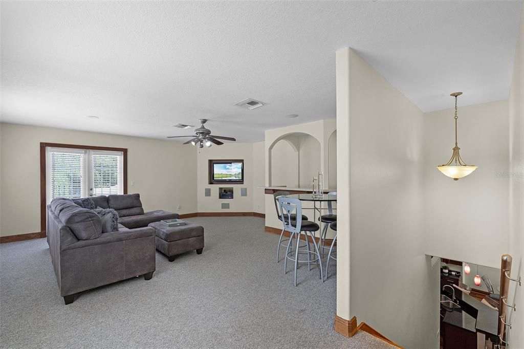 For Sale: $980,000 (5 beds, 4 baths, 4106 Square Feet)