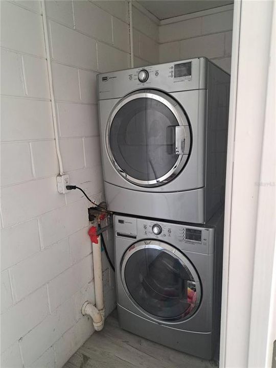 For Rent: $2,250 (3 beds, 2 baths, 1593 Square Feet)